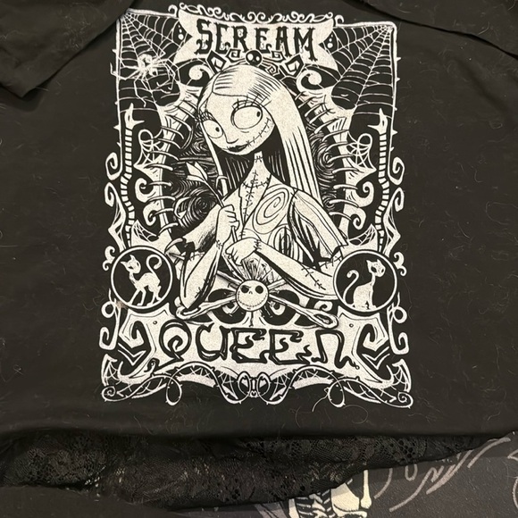 Sally’s Scream Queen Graphic T-Shirt - Picture 3 of 3